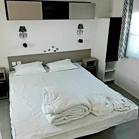 Beau Mobil-home 4/6 Pers **** Tt Confort 7 Km Plage Parque de Campismo Fréjus