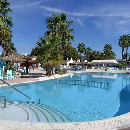Parque de Campismo Beau Mobil-home 4/6 Pers **** Tt Confort 7 Km Plage Fréjus